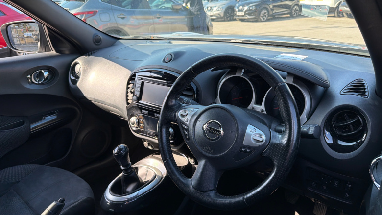 Nissan Juke 1.2 DiG-T N-Connecta 5dr Petrol Hatchback